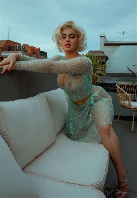 Finally Stefania Ferrario has crossed her all limits ️